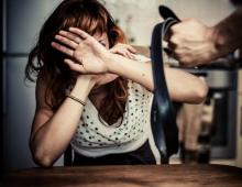 Моральное насилие женщины в семье – как избавиться?